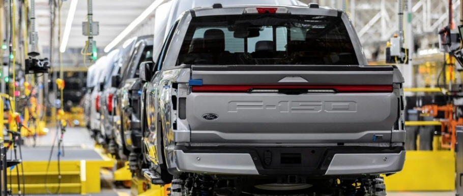 Ford zwiększy produkcję elektrycznego pickupa z powodu nadspodziewanie dużej ilości zamówień!