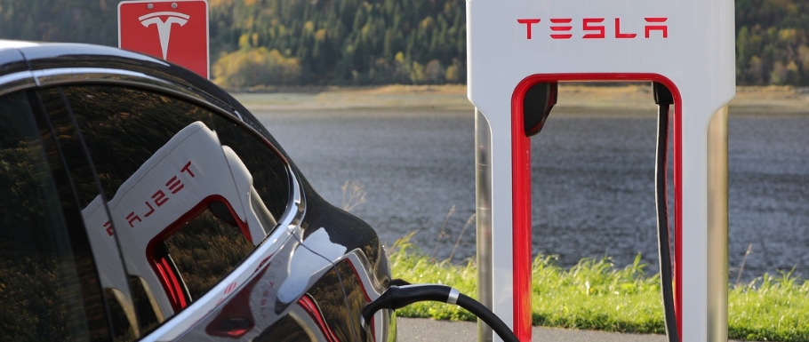 Tesla podwoi sieć Superchargerów w USA - z ładowarek skorzystają EV inne niż Tesla