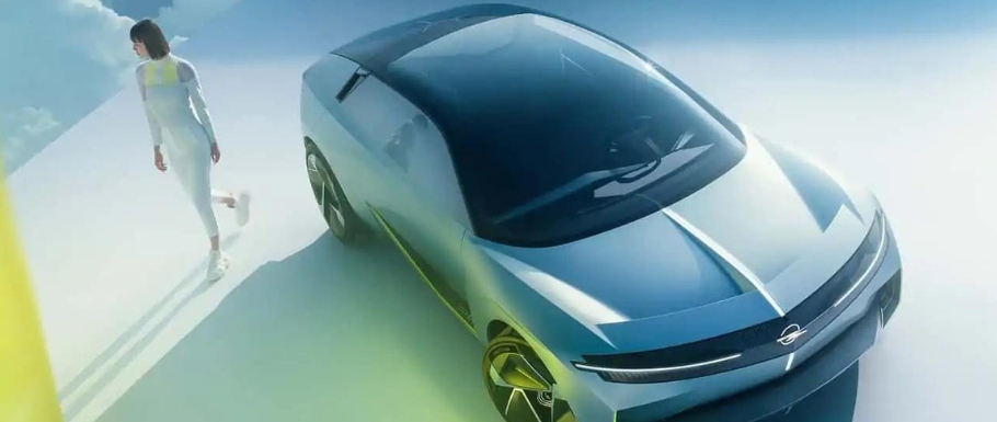 Opel Experimental Concept EV debiutuje ze składaną kierownicą!