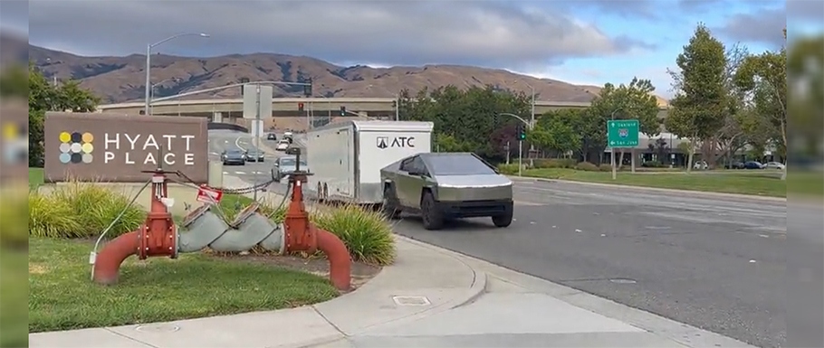 Tesla Cybertruck holuje wielką przyczepę!