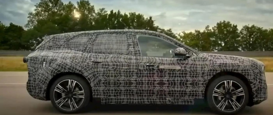 BMW uchyla rąbka tajemnicy: Pierwszy rzut oka na elektrycznego SUV-a "Nowej Klasy"! [video]