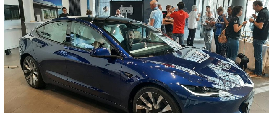 Tesla Model 3 Highland już w salonach we Włoszech, dostawy wkrótce!