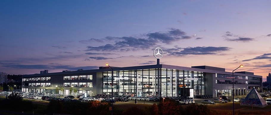 Mercedes rozważa sprzedaż salonów w Niemczech - Chińczycy chcą wejść na salony w Europie