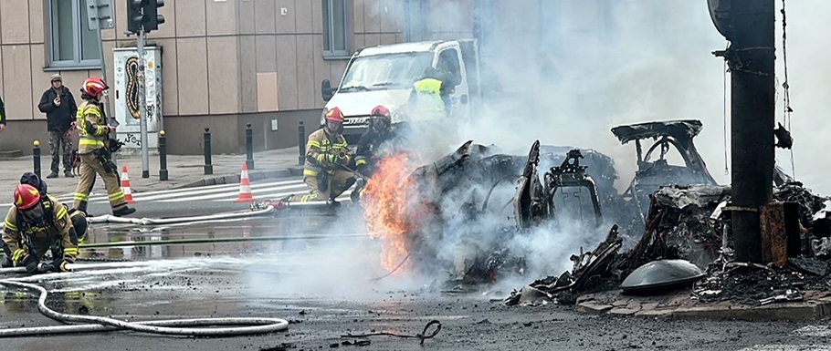 Pożar elektryka w Warszawie: Lucid Air za milion złotych spłonął po wypadku