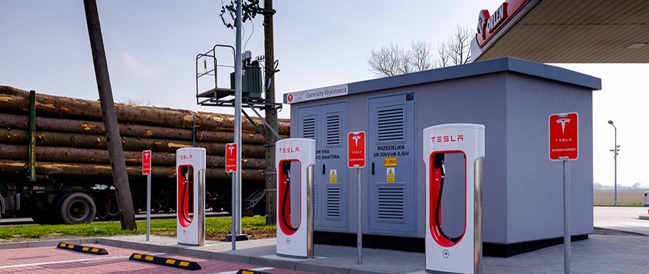 Tesla wprowadza opłaty za ładowanie powyżej 80% – również w Polsce