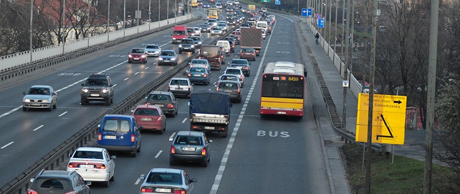 🚍 Buspasy dla elektryków i wodorowych aut przedłużone do końca 2027 roku